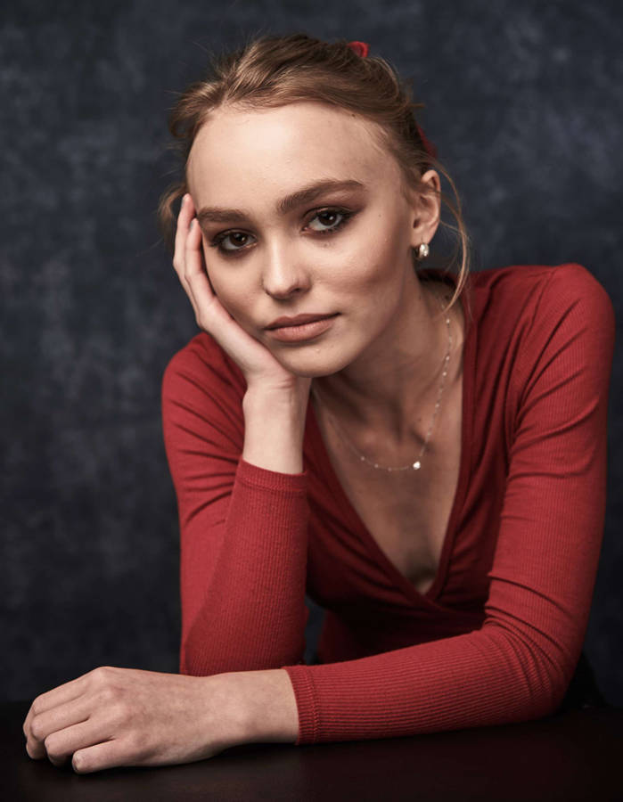 Lily-Rose Depp : découvrez le cliché dénudé qui agite le web