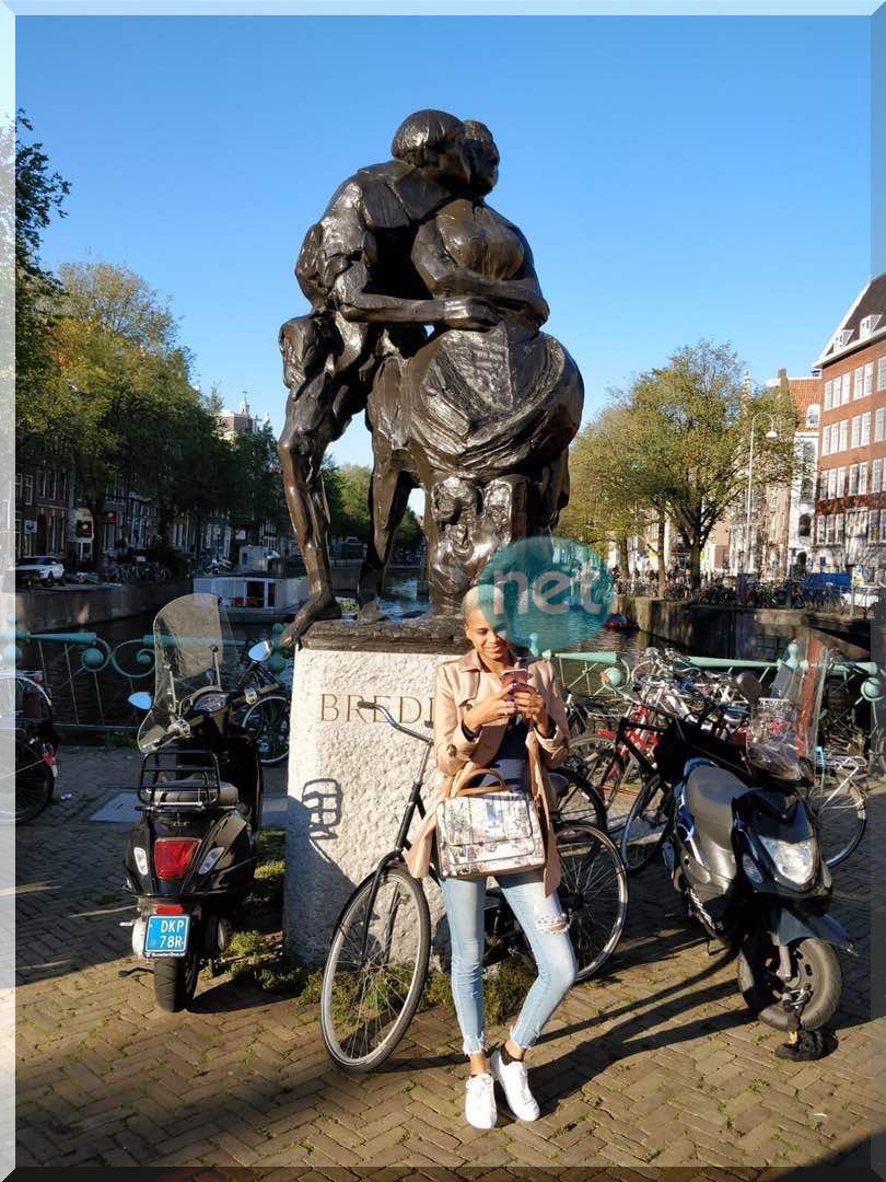 11 photos: Marie Louise "enjoy" ses vacances à Amsterdam 