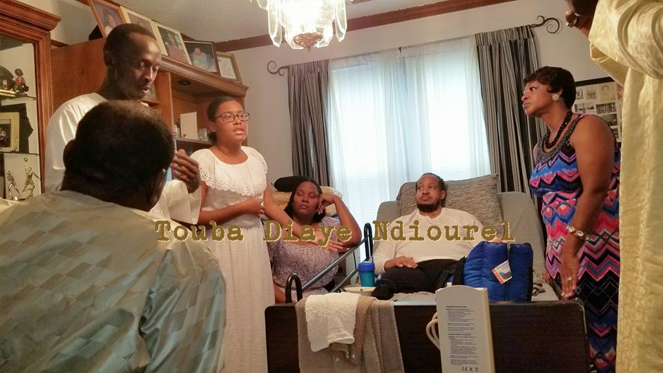 Photos: La visite de Cheikh Béthio Thioune chez son talibé américain Abdul Ahad et sa famille suite à leur accident