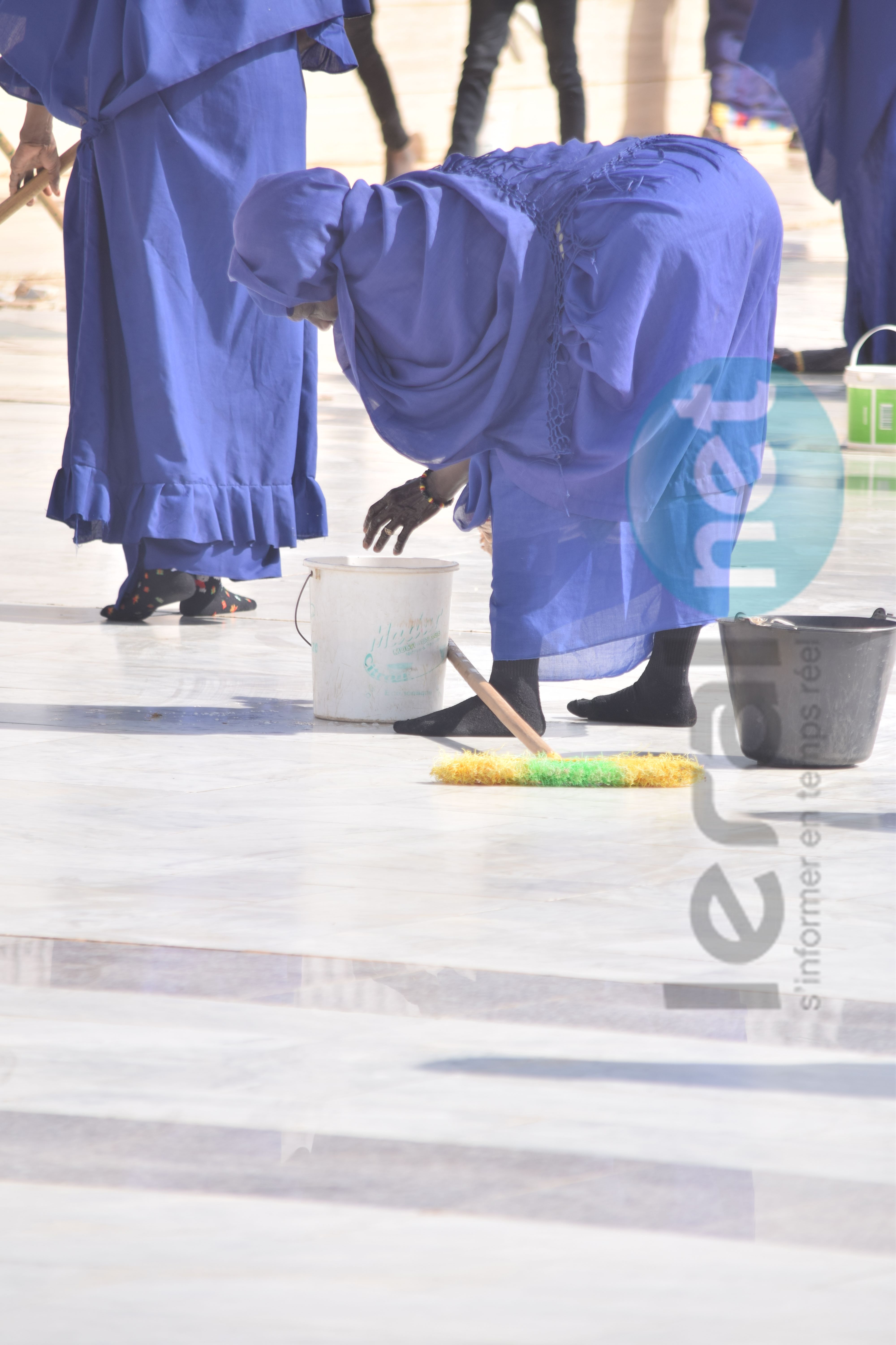 Photo: Découvrez le Dahiratou Ashabou Dianaty, l’équipe de nettoyage du Jeudi de la Grande Mosquée de Touba de volontaires 