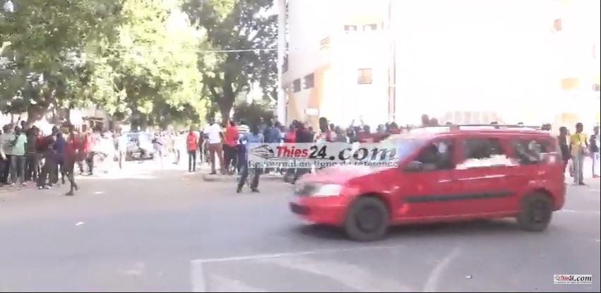 Les commerçants du marché central de Thiès manifestent violemment contre une foire 