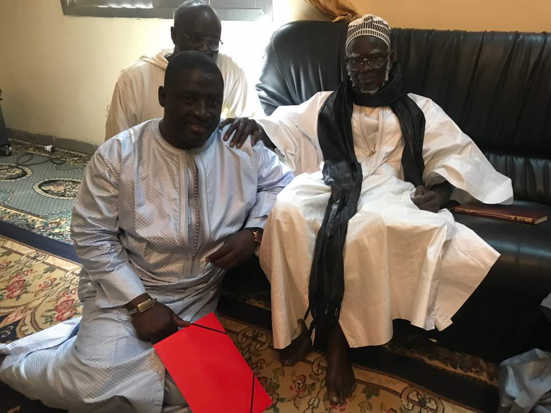 Photos: Oumar Sow en séance de présentation des travaux infrastructures de Porokhane à Serigne Mountakha, Khalife général des Mourides  