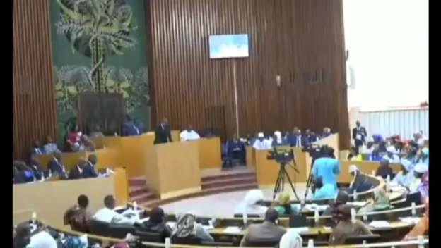 Le quart bloquant a-t-il été supprimé de la Constitution sénégalaise ?