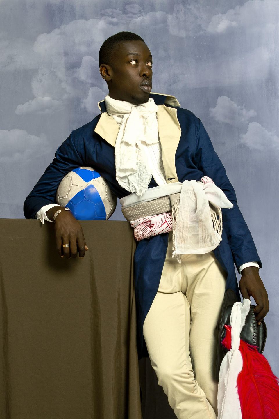 Jean-Baptiste Belley, (1746-1805), révolutionnaire français, membre de la Convention nationale et du Conseil des Cinq-Cents. Photo Omar Victor Diop. Courtesy Galerie MAGNIN-A, Paris.