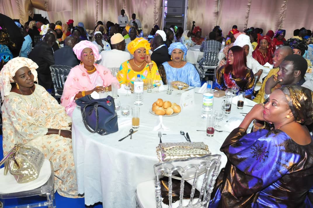 21 Photos : Nuit de l'Émergence "feusseul ligueyou" président Macky Sall des femmes de Benno de la région de thies