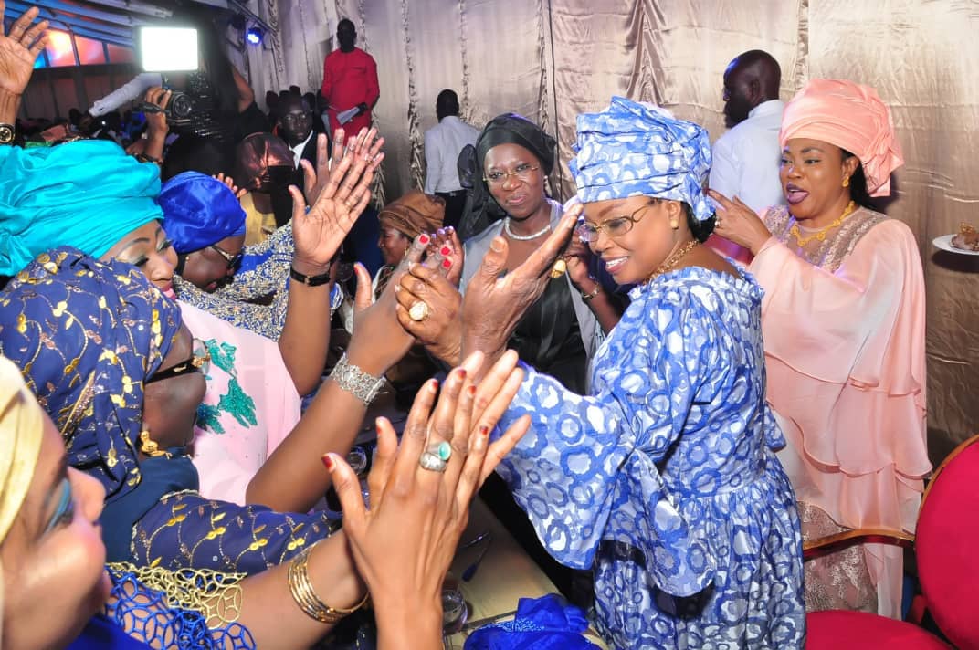 21 Photos : Nuit de l'Émergence "feusseul ligueyou" président Macky Sall des femmes de Benno de la région de thies