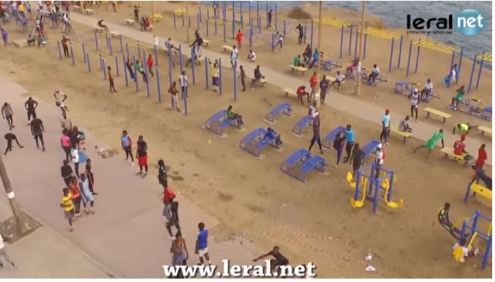 Les Sénégalais se mettent au fitness sur le parcours sportif de la ...