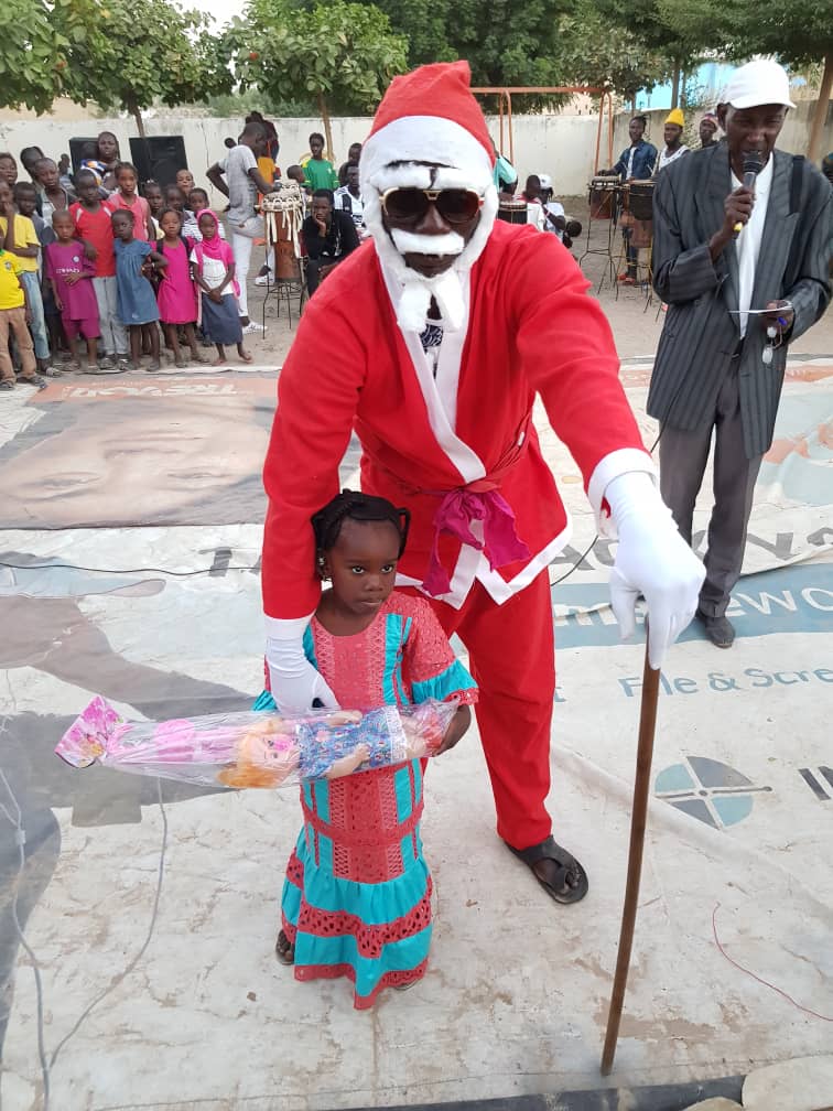 Photos : Les enfants du village d'enfants SOS de Kaolack fêtés par Adji Mergane Kanouté