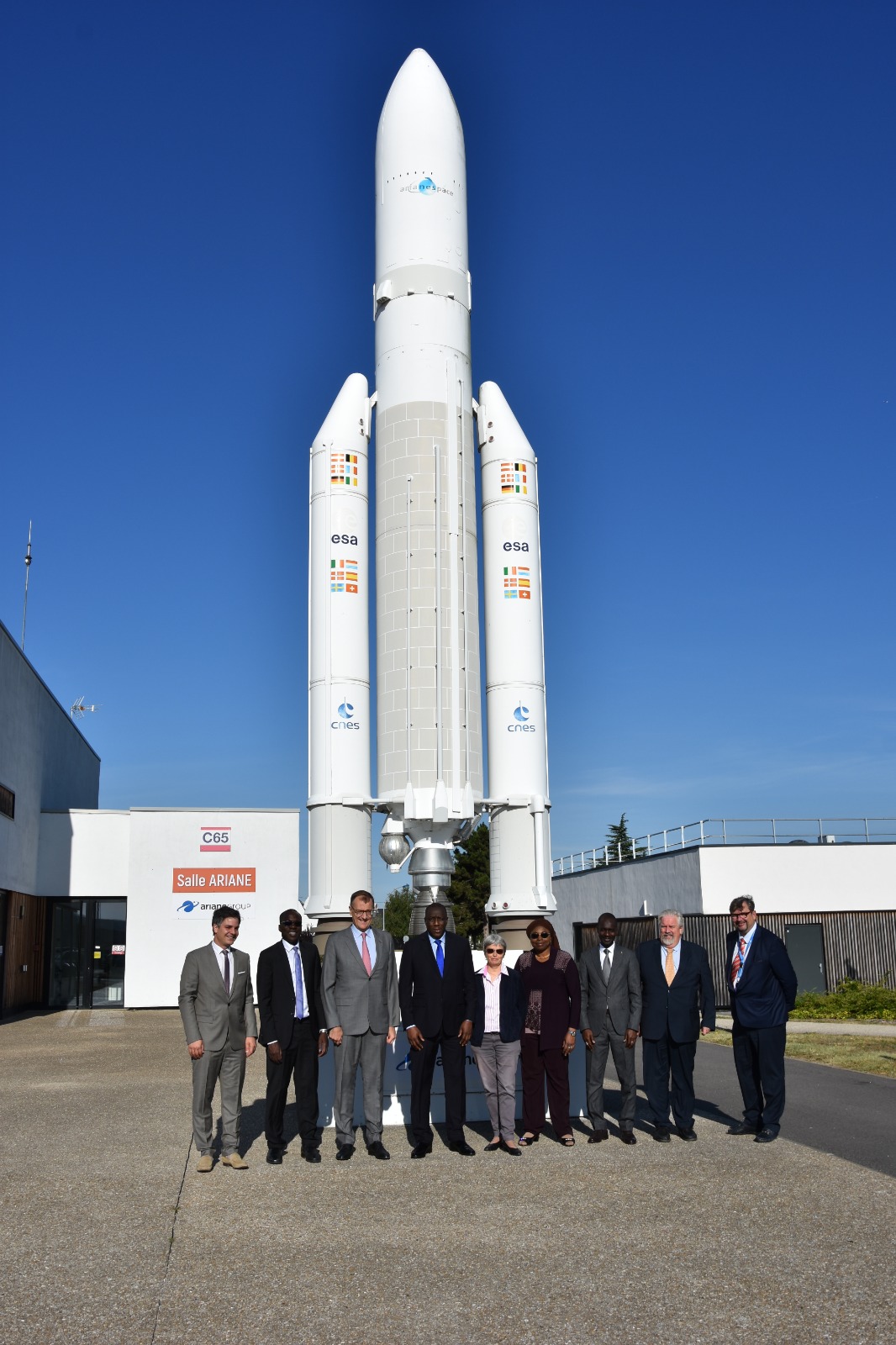 France: Cheikh Oumar Hanne en visite guidée au niveau des installations d’ArianeGroup 