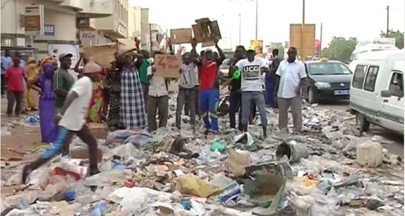 Promotion de la propreté: Macky Sall promet d’accompagner la campagne avec 200 policiers et 1000 Asp