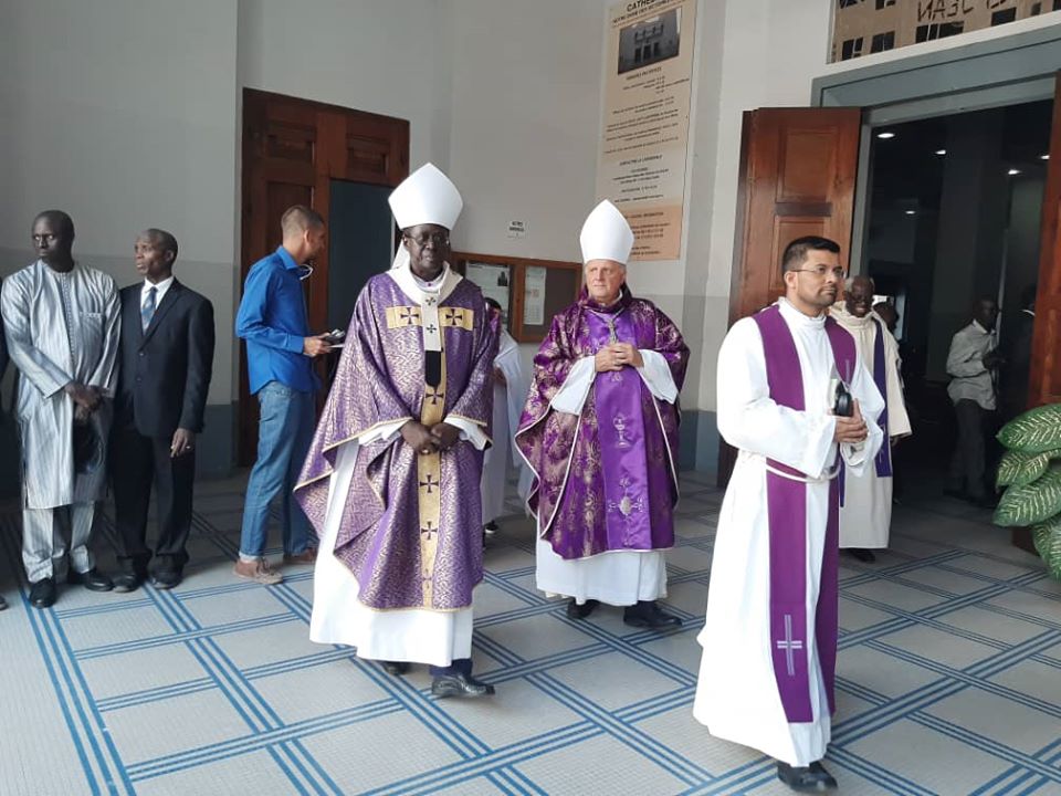 Funérailles de Colette Senghor : les images de la messe de requiem à la cathédrale Dakar