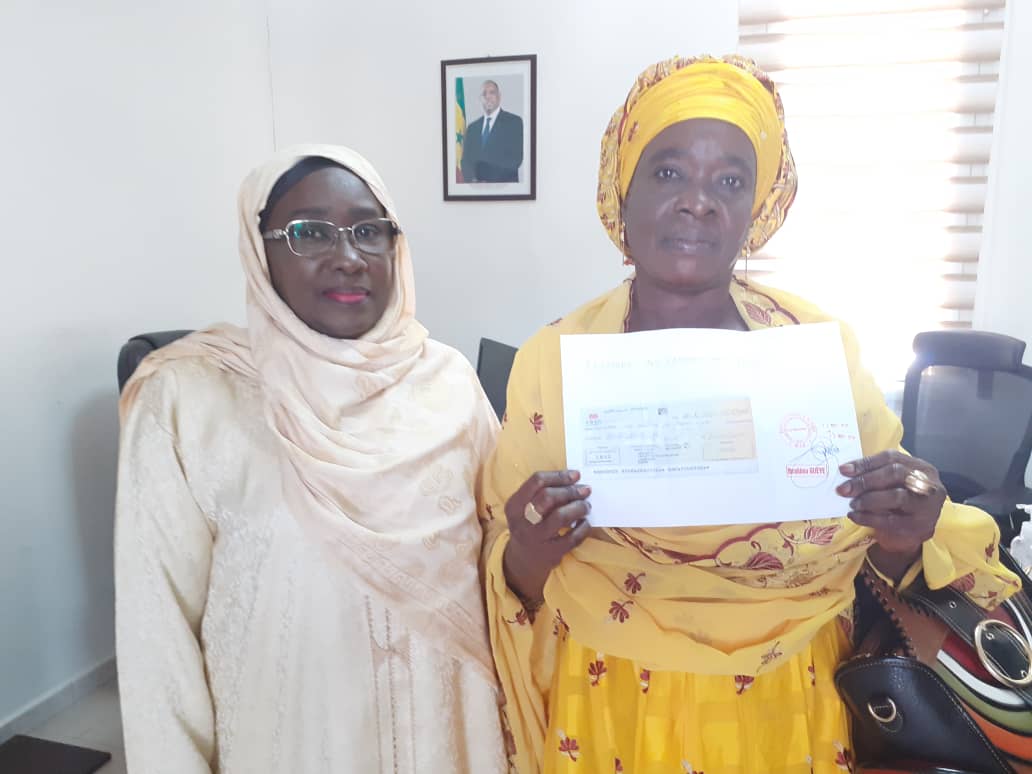 Lutte contre le C0vid-19: La plateforme des femmes And Jeggo donne une contribution de 1 000 000 FCFA