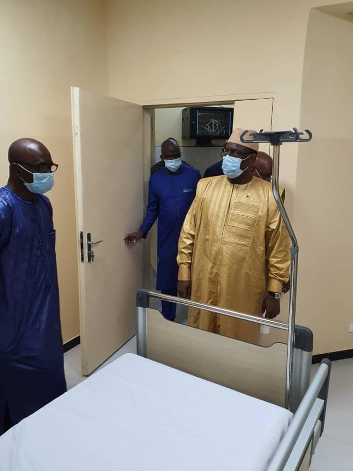 Visite surprise du President Macky Sall au CET de l’Hôpital Idrissa Pouye de Grand-Yoff (Photo)