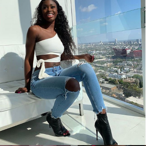 Photos- Diarra Sylla fait sensation sur les réseaux sociaux avec ses tenues, les plus sexy. Admirez!