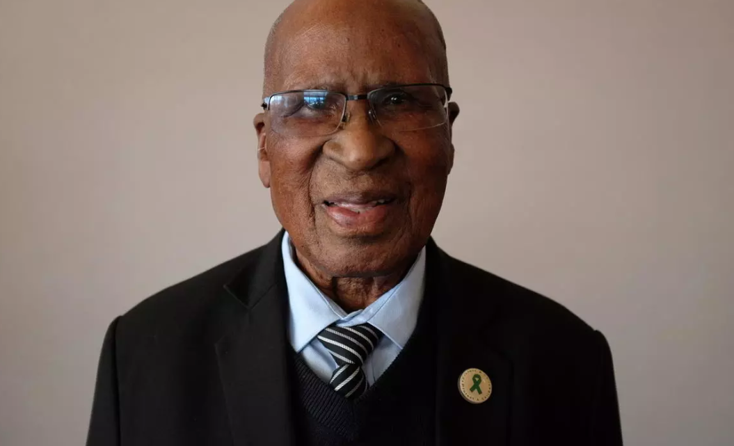 Afrique du Sud: décès d’Andrew Mlangeni, dernier compagnon de lutte de Nelson Mandela