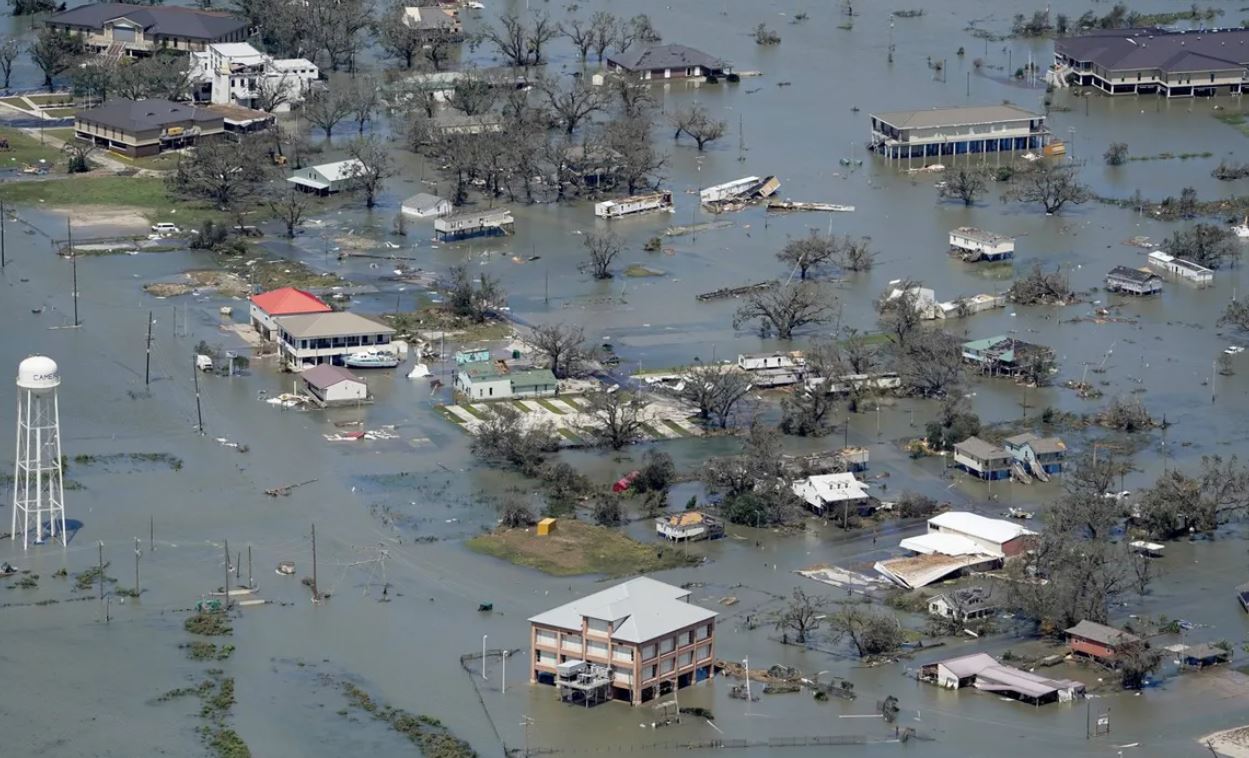 EN IMAGES - Ouragan Laura : des dégâts considérables mais moins que redoutés