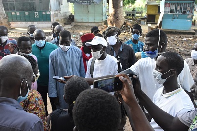 Le ministre Aly Ngouille Ndiaye en tournée dans les zones inondées : les images d’une visite de travail