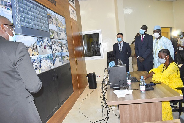 Projet Safe City: Aly Ngouille Ndiaye, le Ministre de l’Intérieur a visité le poste de commandement de Dakar