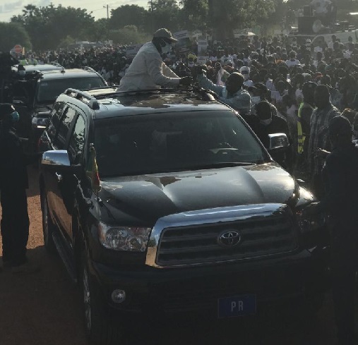 La cote de Macky Sall toujours en hausse à Boulelle: les images d’un « bain » de foule