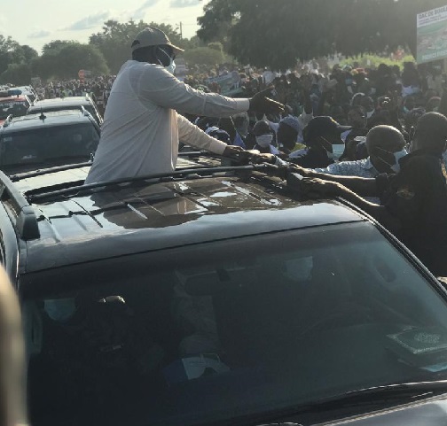 La cote de Macky Sall toujours en hausse à Boulelle: les images d’un « bain » de foule