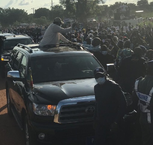 La cote de Macky Sall toujours en hausse à Boulelle: les images d’un « bain » de foule