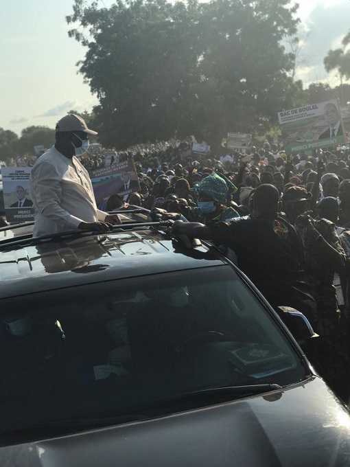 La cote de Macky Sall toujours en hausse à Boulelle: les images d’un « bain » de foule