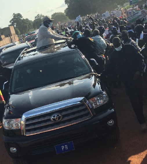 La cote de Macky Sall toujours en hausse à Boulelle: les images d’un « bain » de foule