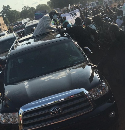 La cote de Macky Sall toujours en hausse à Boulelle: les images d’un « bain » de foule