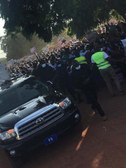 La cote de Macky Sall toujours en hausse à Boulelle: les images d’un « bain » de foule