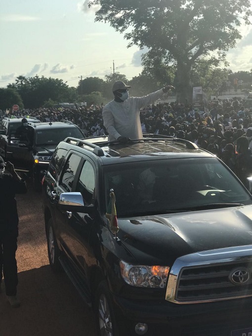 La cote de Macky Sall toujours en hausse à Boulelle: les images d’un « bain » de foule