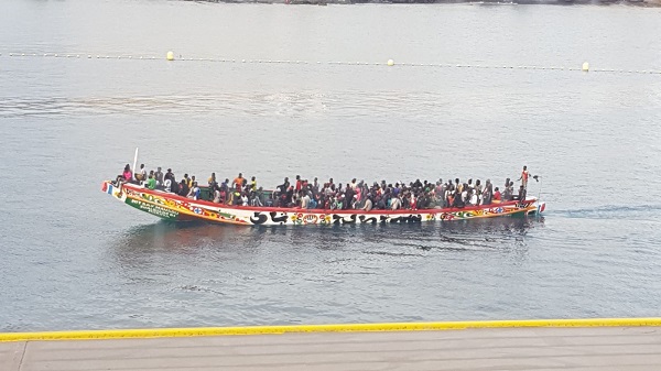 Scène spectaculaire en Espagne: Plus d’un millier de migrants africains arrivés aux îles Canaries en l’espace de 48 heures