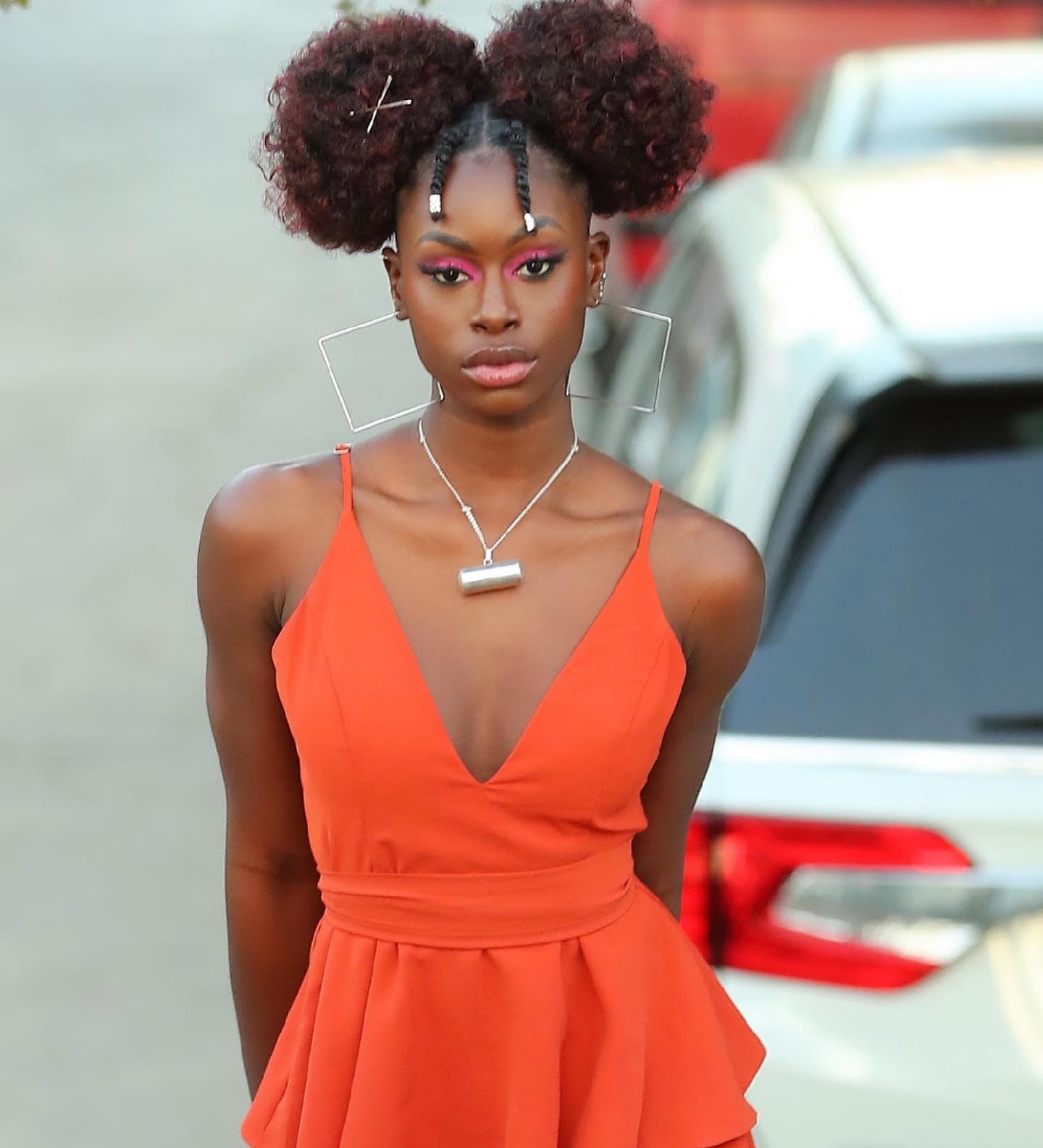 Diarra Sylla, dans une robe très sexy, redessine les rues de Californie (Photos)