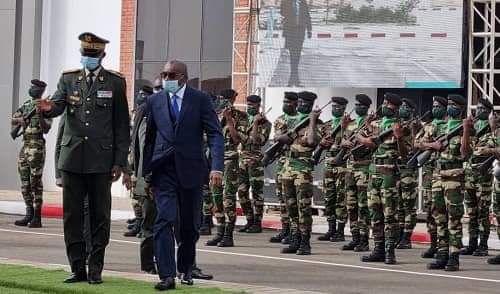 Macky Sall aux stagiaires de l'Institut de Défense du Sénégal: "Nul ne peut être performant s’il est toujours satisfait de lui-même"