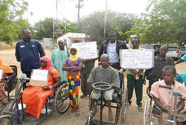 Allées du Centenaire : Les handicapés diplômés ont manifesté leur colère