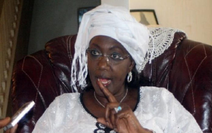 Aminata Tall, zappée de la distinction des présidents des institutions de la République : Un acte politiquement inélégant de Macky (par Cheikh Oumar Tall)