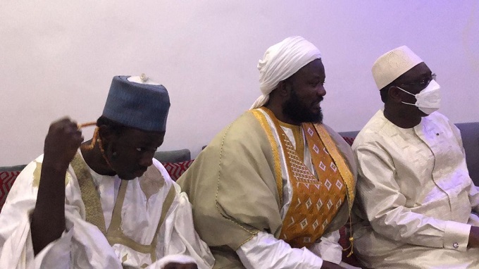 Condoléances : le président Macky Sall rend visite à la famille du regretté Cheikh Mansour Niass