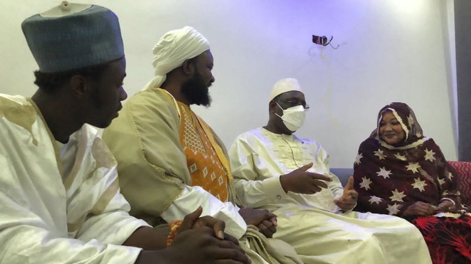 Condoléances : le président Macky Sall rend visite à la famille du regretté Cheikh Mansour Niass