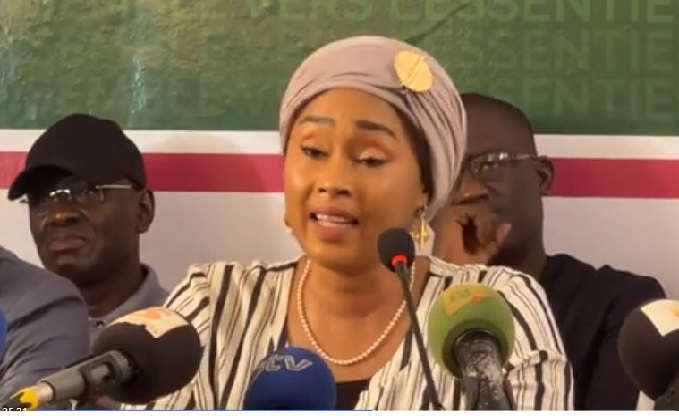 Yewwi Askan Wi face à la presse : Maïmouna Bousso appelle à un « Talatay Nder » pacifique pour dire non à un homme qui oublie son passé…