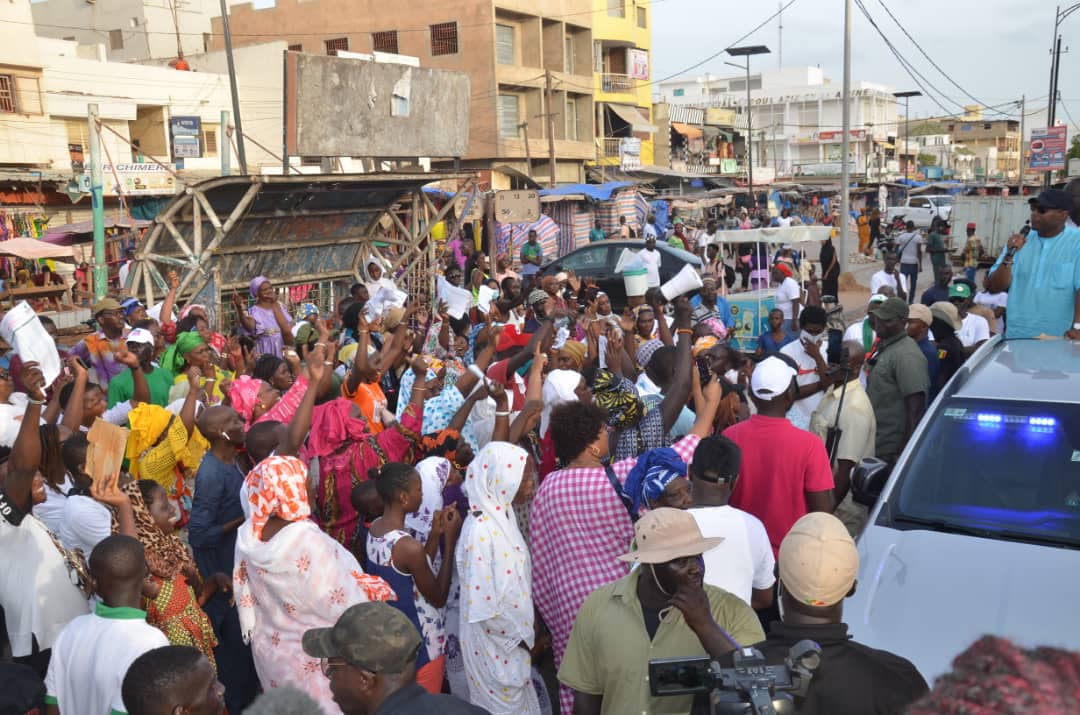 Yewwi Askan Wi - Wallu Sénégal aux HLM et à Biscuiterie : Barthélémy Dias, très satisfait de la mobilisation