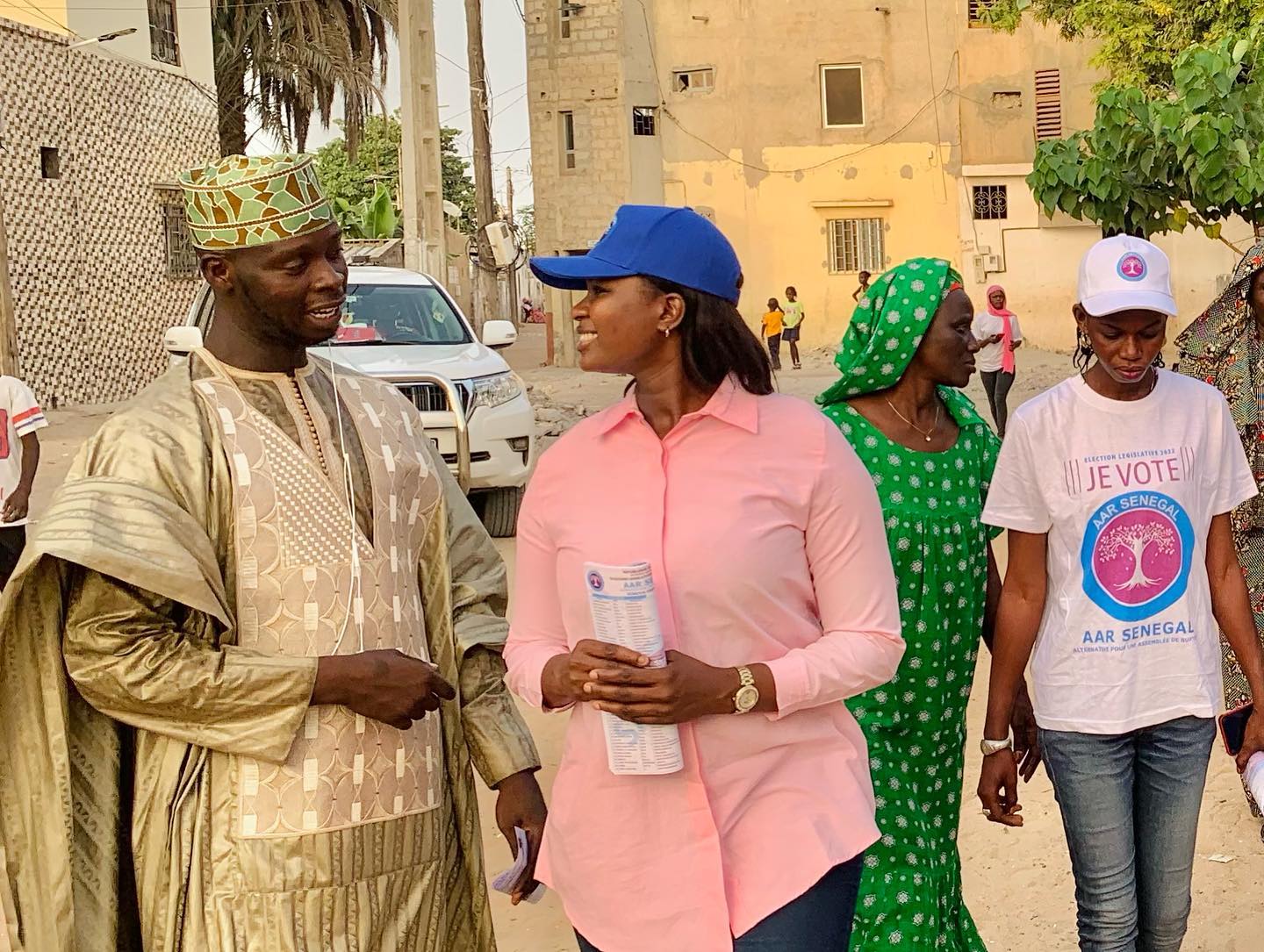 Visite de proximité de Marième Soda Ndiaye de la coalition Aar Sénégal à Bargny (Photos) 