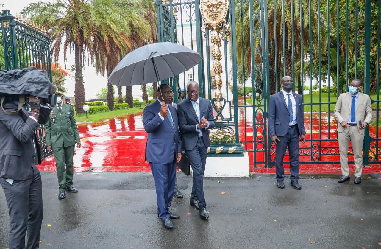 Dakar Dem Dikk : Macky Sall réceptionne un lot de 33 bus