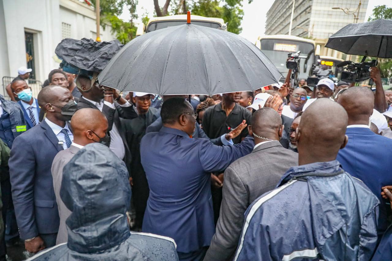 Dakar Dem Dikk : Macky Sall réceptionne un lot de 33 bus