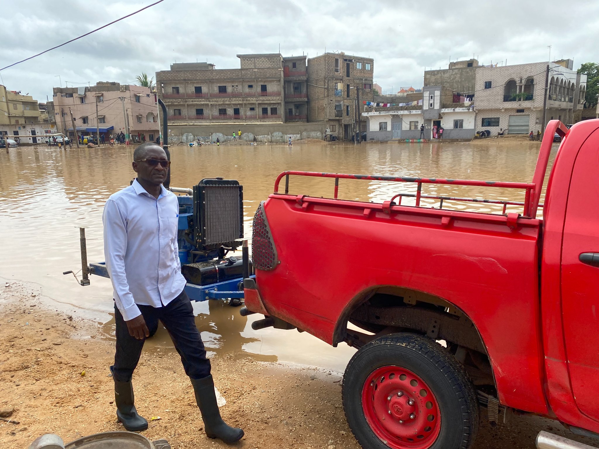 Evacuation des eaux pluviales à Ouakam : Le Maire Abdoul Aziz Guèye à pied d'œuvre