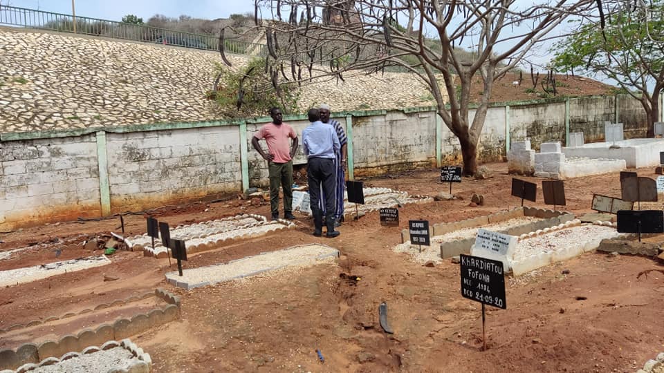 Affaissement d'un muret au cimetière de Ouakam : Le maire Abdoul Aziz Gueye sur les lieux, promet une exécution rapide des travaux