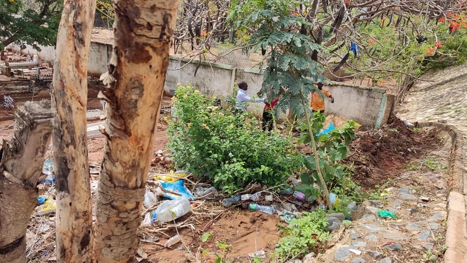 Affaissement d'un muret au cimetière de Ouakam : Le maire Abdoul Aziz Gueye sur les lieux, promet une exécution rapide des travaux