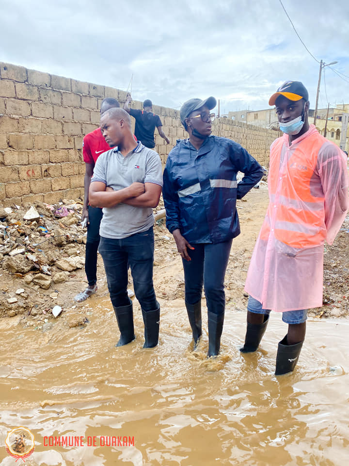 Inondations à Ouakam : Le maire Abdoul Aziz Guèye répond aux préoccupations des populations et met des moyens nécessaires et efficaces