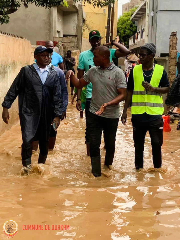 Inondations à Ouakam : Le maire Abdoul Aziz Guèye répond aux préoccupations des populations et met des moyens nécessaires et efficaces