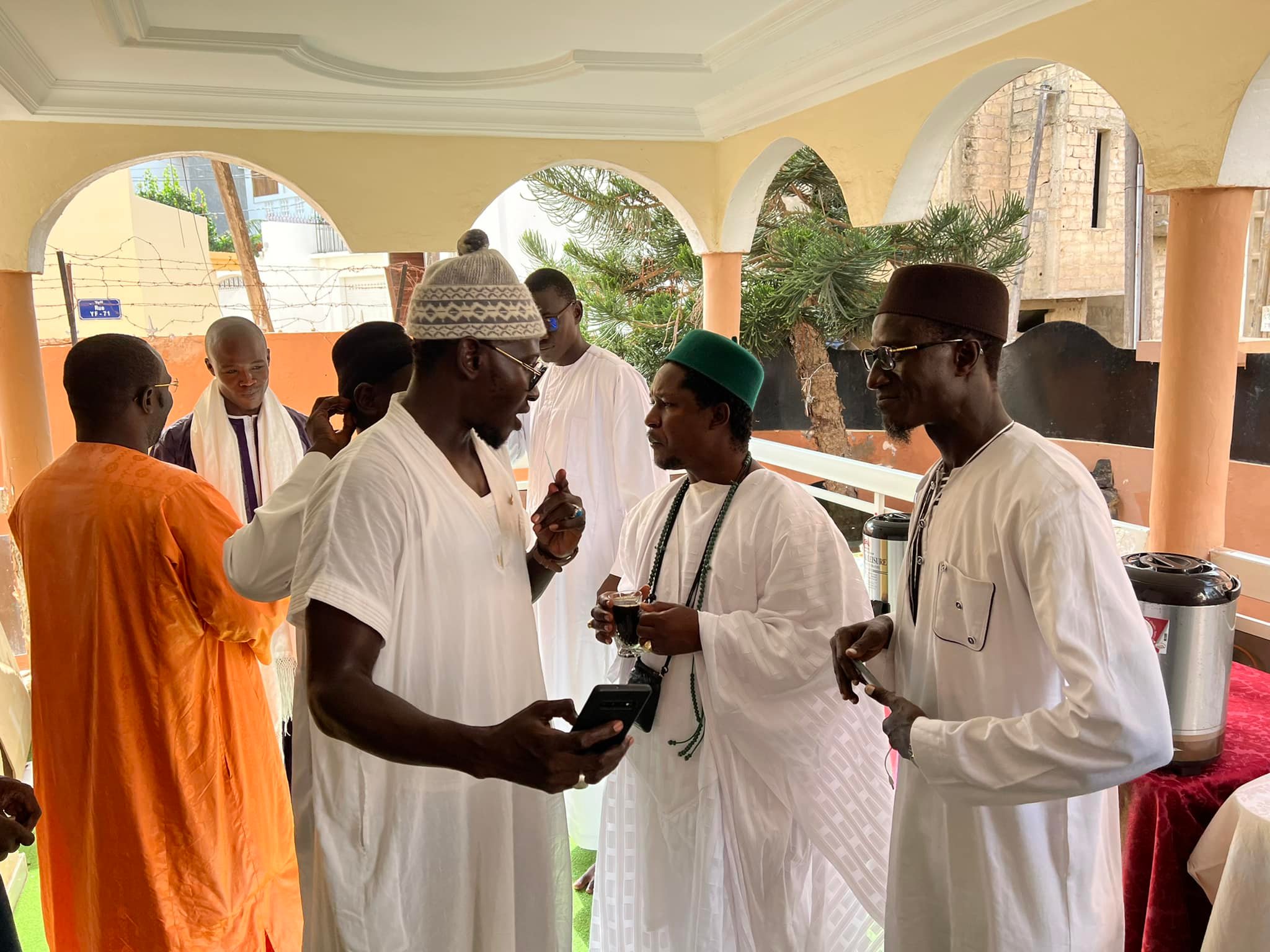 Visite de courtoisie de Serigne Abdou Mbacké “Daara Moukhti “ à Khouraichi Thiam, basketteur (Photos)