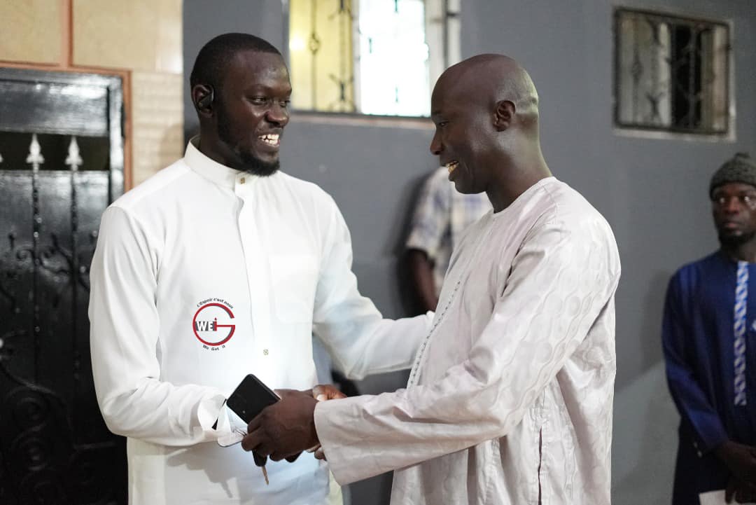 Visite de courtoisie de Serigne Abdou Mbacké “Daara Moukhti “ à Khouraichi Thiam, basketteur (Photos)