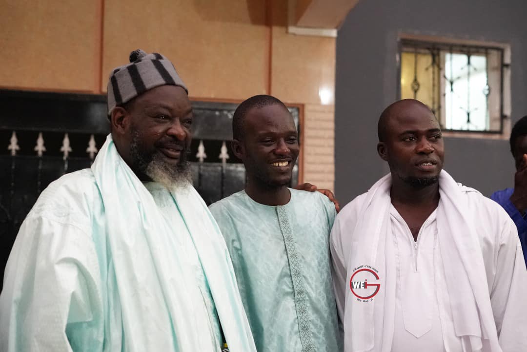 Visite de courtoisie de Serigne Abdou Mbacké “Daara Moukhti “ à Khouraichi Thiam, basketteur (Photos)